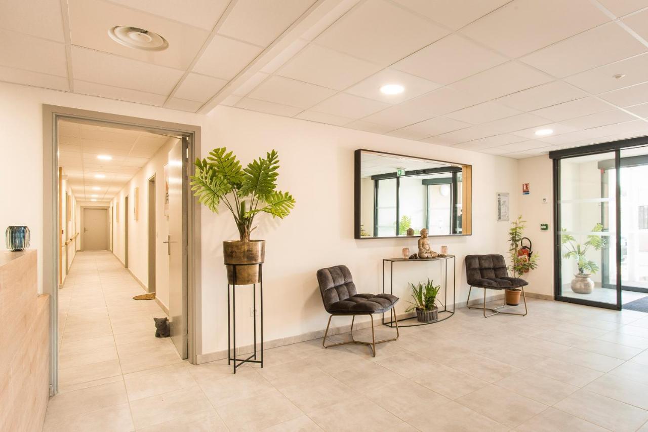 Zenao Appart'Hotels Villeneuve-Les-Avignon Exterior photo