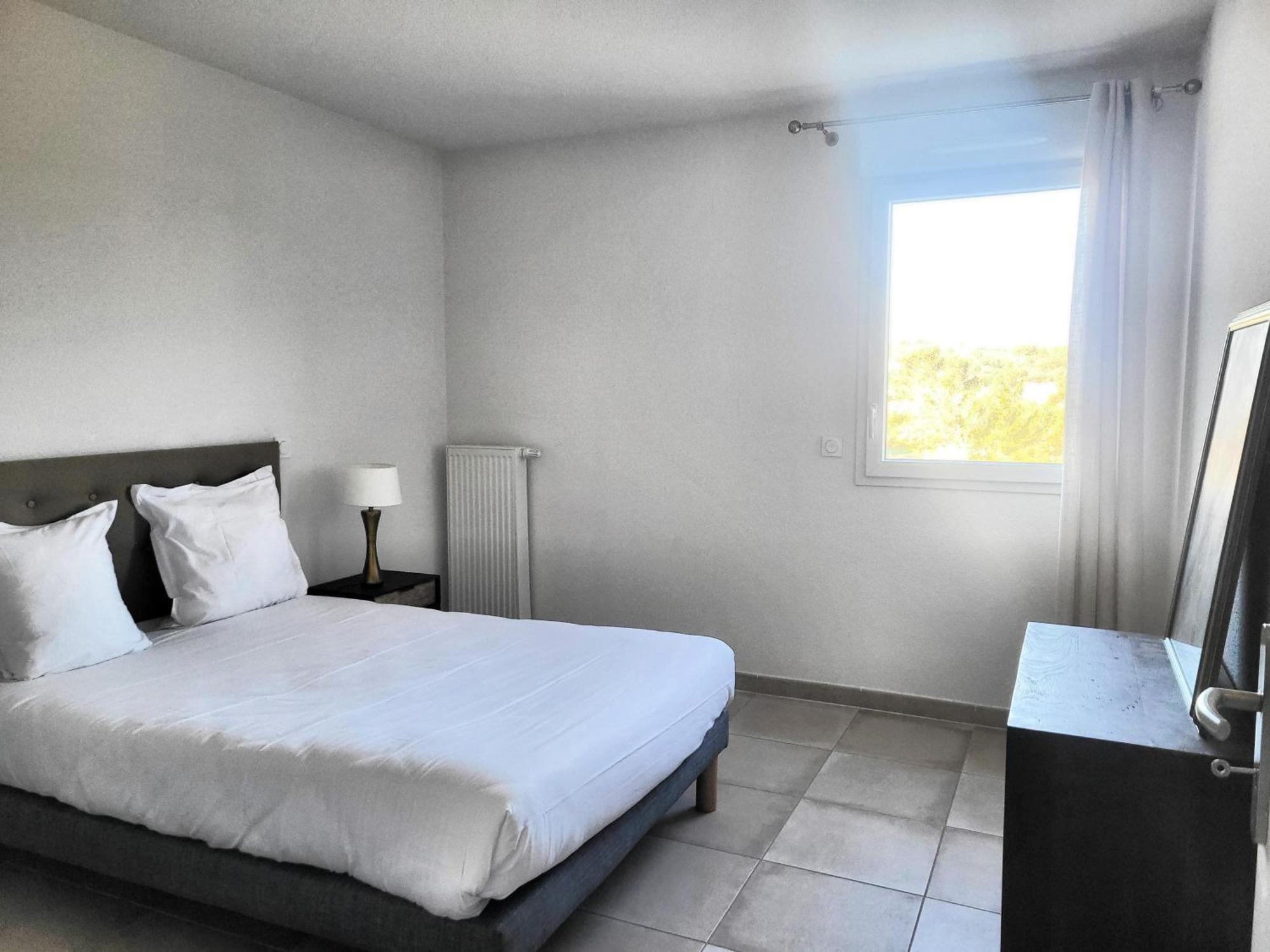 Zenao Appart'Hotels Villeneuve-Les-Avignon Exterior photo